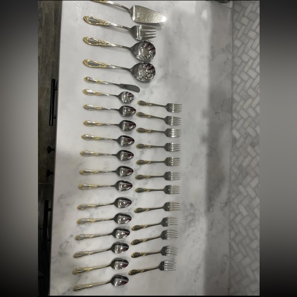 Retroneu STEPHANIE GOLD ACCENT 18/8 Korea Stainless Flatware 30pc Spoon Fork - Picture 1 of 12